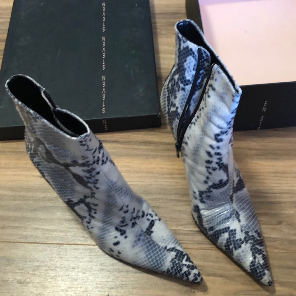Heeled python boots - Picture 2 of 6